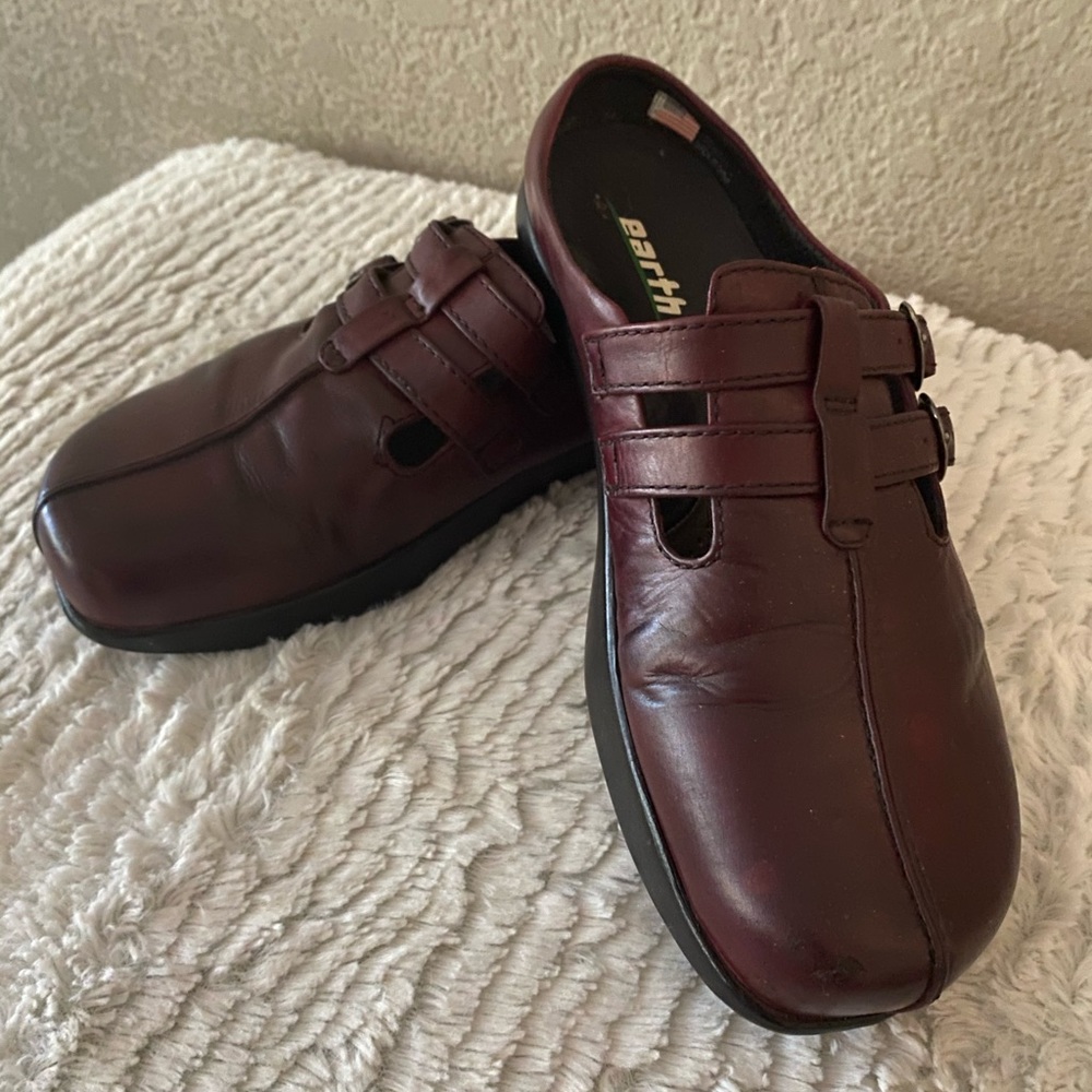 Earth Shoes Dharma Wine Clog with Kalso Heel